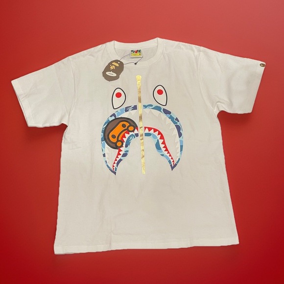 NWT BAPE Baby Milo Blue Camo Shark Gold Zipper White T-Shirt Bathing Ape Size M